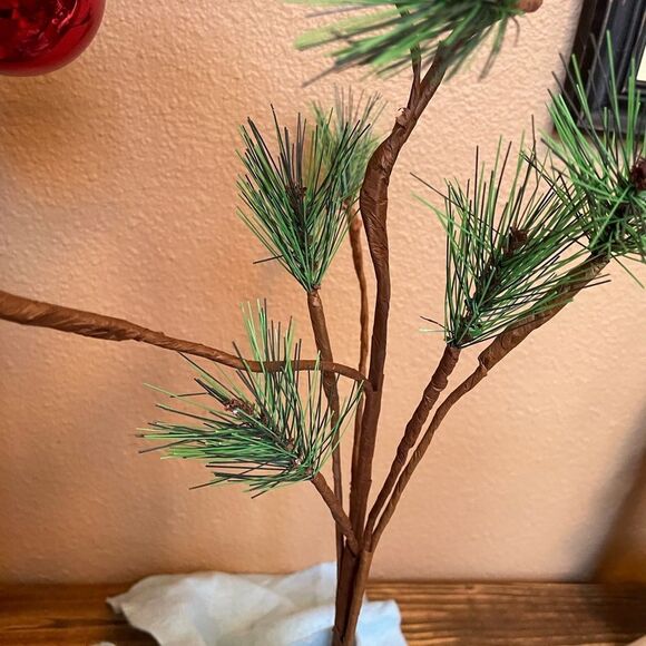 Peanuts 24 inch Christmas Tree Linus Blanket - Picture 5 of 10